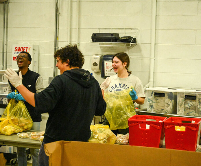Upper School Students Volunteer at Akron-Canton Regional Foodbank
